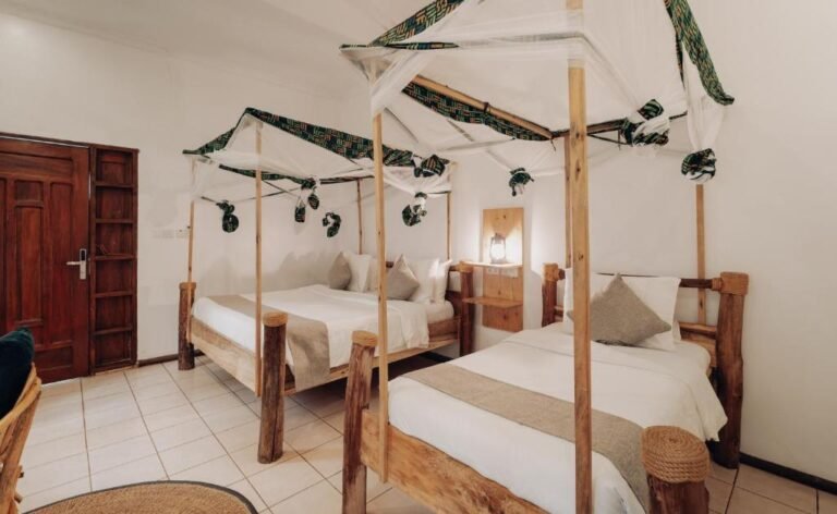 Chanya Lodge