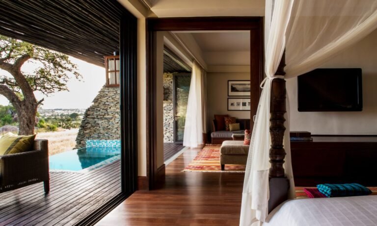 Four Seasons Safari Lodge